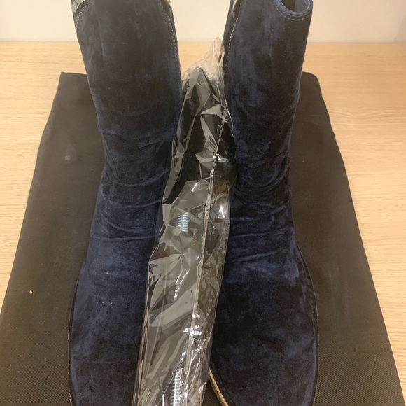 Boots - Picture 2 of 3